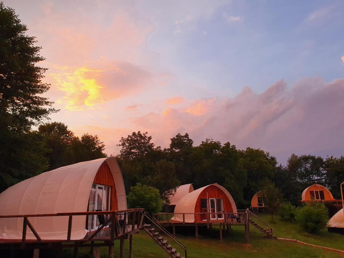 Sunrise Glamping Retreat Hotel Galesu ภายนอก รูปภาพ